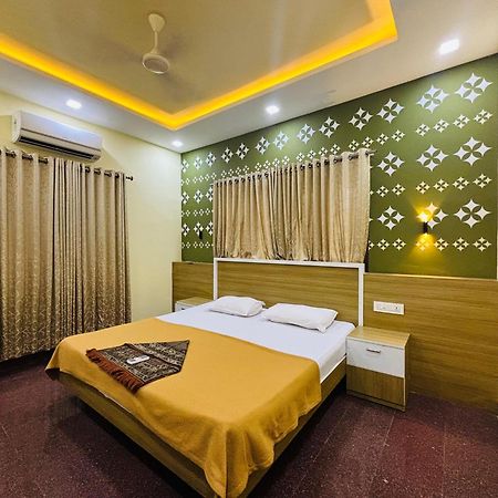 Hotel Isha Residency à Kochi Extérieur photo