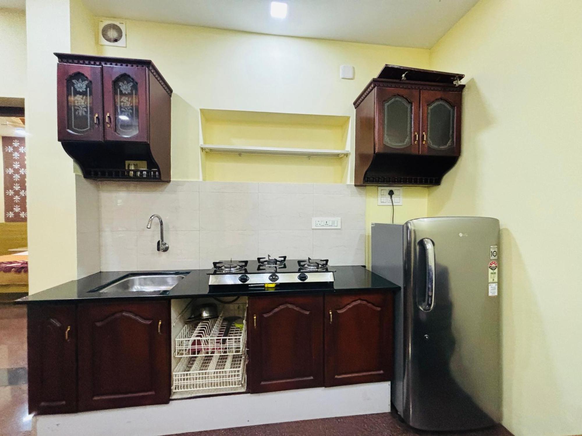 Hotel Isha Residency à Kochi Extérieur photo
