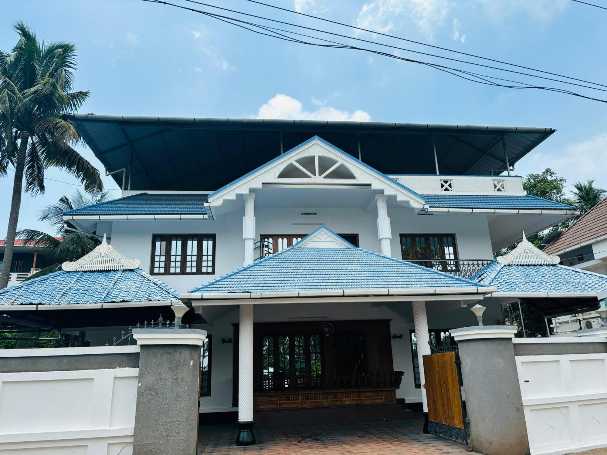 Hotel Isha Residency à Kochi Extérieur photo