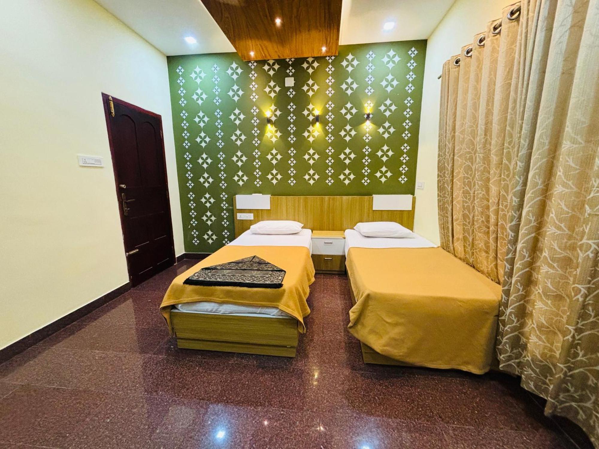 Hotel Isha Residency à Kochi Extérieur photo
